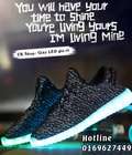 Hình ảnh: Giày đèn LED phát sáng giá rẻ, kiểu dáng YEEZY 350 cực HOT từ KC Shop