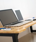 Hình ảnh: Bàn ghi chú NoteDesk ngồi bệt