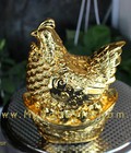 Hình ảnh: Tượng gà đồng phong thủy đẻ trứng vàng mạ vàng
