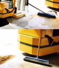Hình ảnh: Chất thấm hút dầu trên nền sàn Kleen Sweep