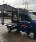 Hình ảnh: Xe tải nhỏ thùng cánh dơi 770kg chạy trong thành phố.