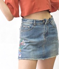 Hình ảnh: Chân váy jeans thêu hoa