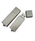 Hình ảnh: USB kim loại vỏ làm bằng chất liệu kim loại không rỉ, thiết kế đơn giản tạo ấn tượng mạnh mẽ cho người dùng.