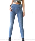 Hình ảnh: Jeans dài đính nút