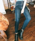 Hình ảnh: Jeans dài đính nút