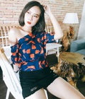 Hình ảnh: Croptop lệch vai họa tiết cam