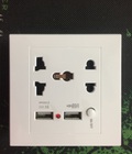 Hình ảnh: Mặt nạ âm tường hình vuông bao gồm 2 ổ điện, 2 ổ sạc usb