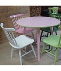 Hình ảnh: bàn ghế gỗ đa màu sắc 