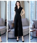 Hình ảnh: Jum dài ống suông cổ vest kèm phụ kiện xinh xắn