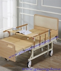Hình ảnh: Giường bệnh đa năng ốp gỗ MKC Medical nâng đùi khum đầu điều khiển bằng điện kết hợp tay quay