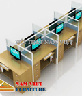 Hình ảnh: Bàn nhân viên có vách ngăn