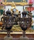 Hình ảnh: Cặp bình cup gốm Bỉ hoa văn vẽ tay hoa lá.