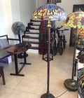 Hình ảnh: Đèn sàn tiffany hoạ tiết chuồn chuồn đỏ.