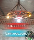 Hình ảnh: Bánh xe bò cổ trang trí sân vườn