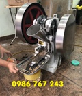 Hình ảnh: Máy dập viên 1 chày dùng để ép nguyên liệu bột thành dạng viên như viên nghệ, viên tam thất