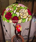 Hình ảnh: Đèn vẹt tiffany họa tiết hoa hồng