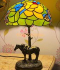 Hình ảnh: Đèn ngủ tiffany ngựa hoa bướm