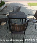 Hình ảnh: Bộ bàn ghế gỗ cafe màu nâu sang trọng 