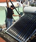 Hình ảnh: Vệ sinh máy năng lượng mặt trời tại TPHCM
