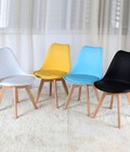 Hình ảnh: Ghế Eames mặt đệm chân gỗ