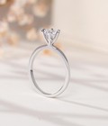 Hình ảnh: Đeo nhẫn đính hôn tay nào Hiểu đúng về trang sức kim cương cùng Tierra Diamond