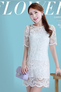 Đầm ren hoa trắng tinh khôi BD97