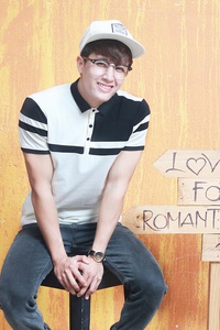 AT102 - Áo Phông Cổ Trụ