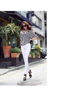 Áo sơ mi tay dài sọc trắng đen TB085