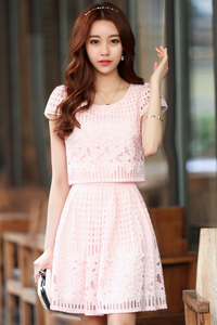 Đầm xòe ren duyên dáng tb048