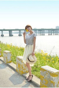 Đầm xếp ly đuôi yến trẻ trung TB003