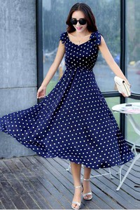 Đầm Maxi chấm bi vai kết nơ duyên dáng