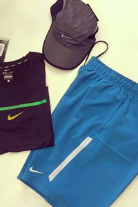 Quần áo thể thao Nike