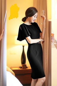 Đầm ôm body tay xòe