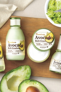 Sữa dưỡng bơ Avocado rich emulsion Skinfood