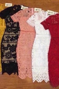 Đầm ren body tay con