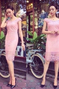 Đầm body ren trễ vai