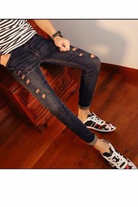 Quần jeans nam rách đùi chất đẹp - bò đen