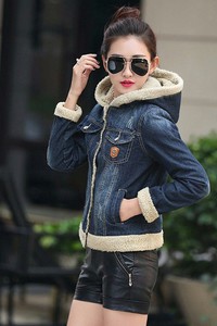 Áo khoác jean form ngắn