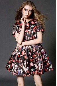 Đầm hoa tay đính đá - CHST-764