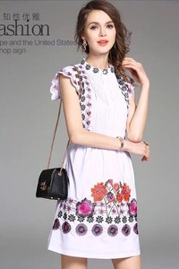 Đầm xòe thêu hoa - CHST-740