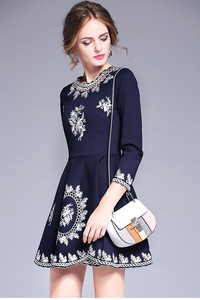 Đầm thêu hoa - CHQC-049