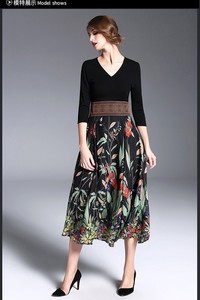 Đầm cổ V họa tiết - CHCC-080