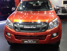 Xe isuzu DMAX 4x2 MT đời 2017