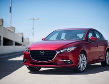 Mazda 3 Facelift 2018 giá tốt nhất phân khúc và nhiều phàn quà hấp dẫn 