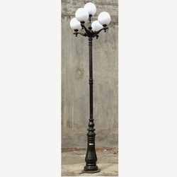 Cột đèn sân vườn DC02, DC06, DC07 đế gang chùm 4,5 cầu D300, D400.