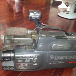 Máy quay phim kỹ thuật số Panasonic