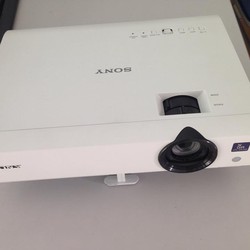 Thanh lý em máy chiếu sony VPL DX102 mới 100%