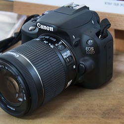Cần bán Canon 100D 18MP Lens 18 55mm STM Tripod Benro A150FP0