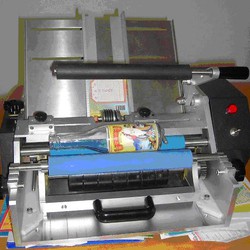 Máy dán nhãn keo ướt bán tự động, máy dán nhãn giấy bán tự động, máy dán nhãn chai thuỷ tinh L117