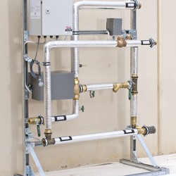 Máy bơm nhiệt nước nóng Kết hợp sưởi sàn nhà.